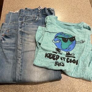 Levi's green tee and 2 pair Light Blue Straight Leg Women's Jeans